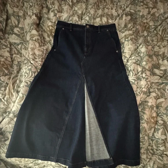 Banana Republic Dark Blue Women's Denim Skirt - Picture 1 of 12